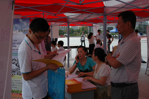筑巢引鳳，吸納人才 敦煌種業(yè)參加酒泉市人社局組織的大型人才招聘會(huì)