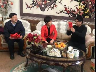 敦煌種業(yè)領(lǐng)導看望慰問公司老干部、老黨員及困難黨員職工